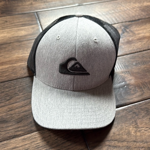 Quicksilver‎ NWT Trucker Hat - Picture 1 of 4